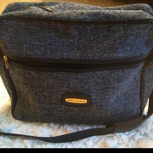 A vintage luggage bag set by fifth avenue. In excellent condition